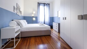 2 chambres, espace de travail pour ordinateurs portables