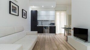 Flat-screen TV - Italianway - Corso Genova 27 A (Milan)