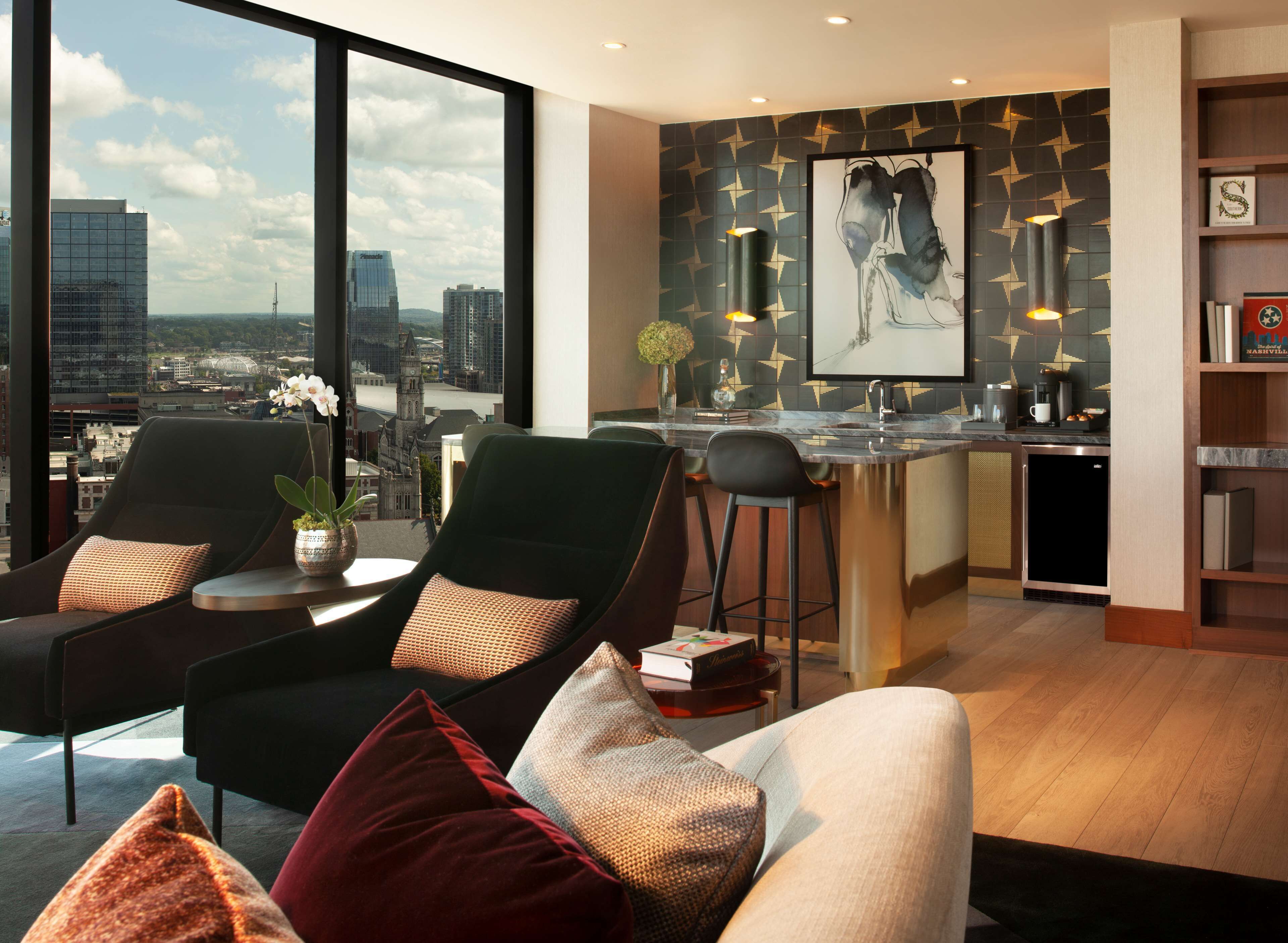 Sängtillbehör av högsta kvalitet och värdeförvaringsskåp på rummet