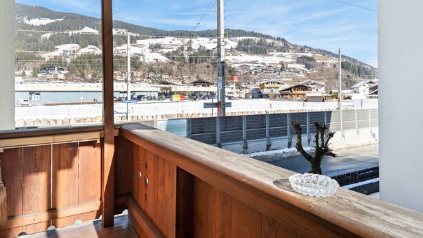 Apartment | Balcony - Elegant Apartment in Kirchberg in Tirol With Balcony (Kirchberg in Tirol)