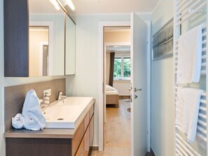 Apartment | Bathroom - Elegant Apartment in Kirchberg in Tirol With Balcony (Kirchberg in Tirol)
