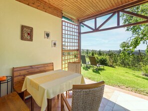 House | Balcony - Holiday Home in Gersdorf Near a Swimming Lake (Gersdorf an der Feistritz)