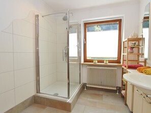 Bathroom - Peaceful Holiday Home in Muhlbach With Garden (Bramberg am Wildkogel)