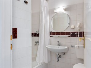 Shower, towels