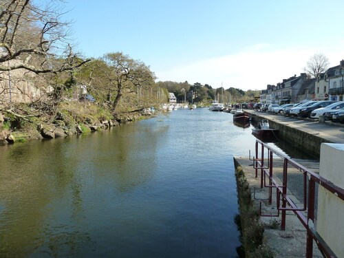 Classic Holiday Home in Riec-sur-bélon With Private Garden