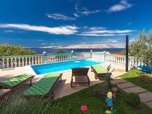 Apartment | Pool | Outdoor pool