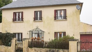 Exterior - Decent Holiday Home Saint-servais With Garden (Callac)