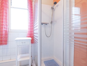 Bathroom - Decent Holiday Home Saint-servais With Garden (Callac)