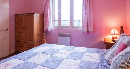Decent Holiday Home Saint-servais With Garden
