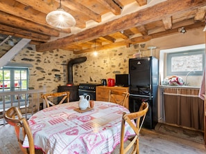 Dining - Gorgeous Holiday Home in Urbanya With Garden (Urbanya)
