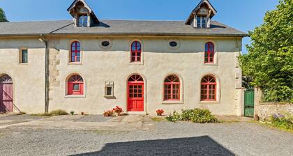 Holiday Home in Le Manoir With Jacuzzi in Summer