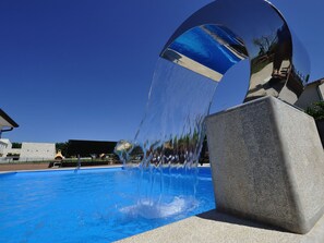 Outdoor pool - Modern Holiday Home in Novigrad With Swimming Pool (Novigrad)