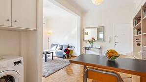 Unclassified image, 4 of 34, button - Elegant Holiday Home in Athene With Balcony (Athens)