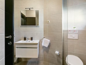 Apartment | Bathroom