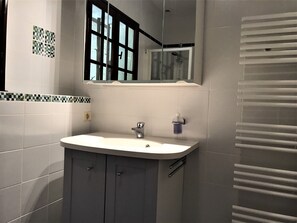 Rumah | Kamar mandi | Bathtub