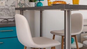 Dining - Comfy Apartment in Povlja near Sea (Selca)