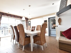 Dining - Beautiful Child-friendly Villa in North Brabant (Liessel)