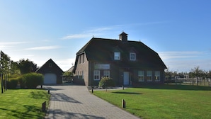 Exterior - Beautiful Child-friendly Villa in North Brabant (Liessel)
