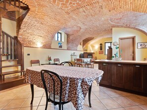 Dining - Snug Apartment in Frazione Sessant With Veranda (Asti)