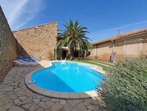Piscine couverte, piscine extérieure
