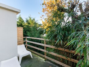 House | Balcony - Beautiful Holiday Home in Courseulles-sur-mer With Garden (Courseulles-sur-Mer)