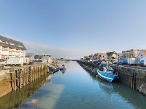 Exterior - Beautiful Holiday Home in Courseulles-sur-mer With Garden (Courseulles-sur-Mer)
