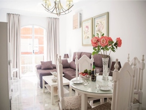 House | Living room - Stylish Apartment With Balcony in Malaga (Málaga)