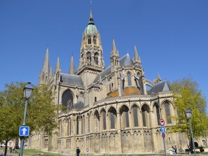 Unclassified image, 2 of 23, button - Large Comfortable Apartment in Bayeux, 9km From the Beach (Bayeux)