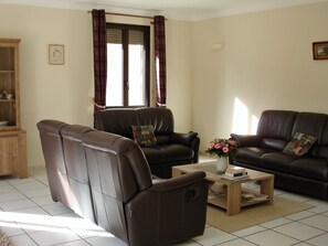 House | Living room | MP3 dock - Beautiful Holiday Home With Pool in the South of France (Heches)
