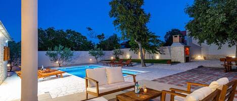 House | Pool