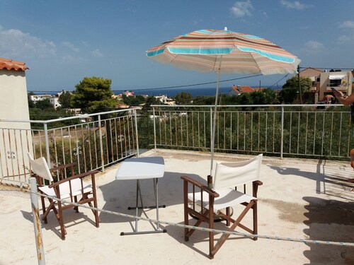 Luxurious Holiday Home in Vamos Plaka With Swimming Pool