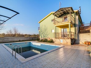 Exterior - Welcoming Apartment in Pula With Swimming Pool (Marcana)