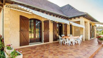Villa | Exterior