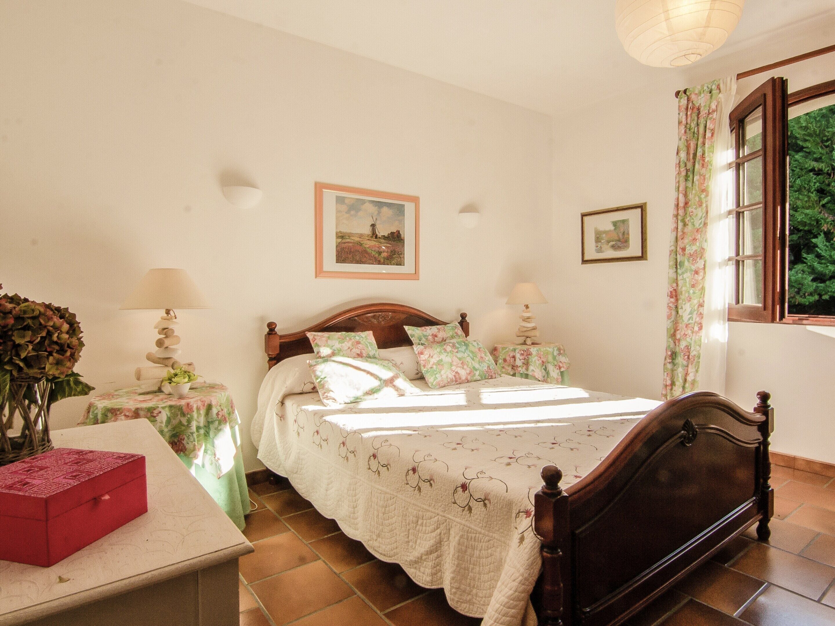 3 bedrooms, individually furnished