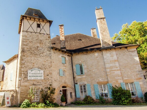 Exterior - Riverside Charm in Perigord Noir (Condat-sur-Vezere)