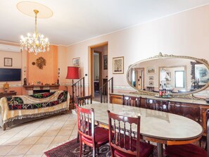 Dining - Beautiful Holiday Home in Otricoli With Garden (Otricoli)