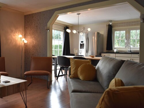 Modern Holiday Home in Kaatsheuvel with Hot Tub