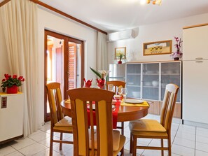 Dining - Boutique Apartment in Porec near Sea (Porec)