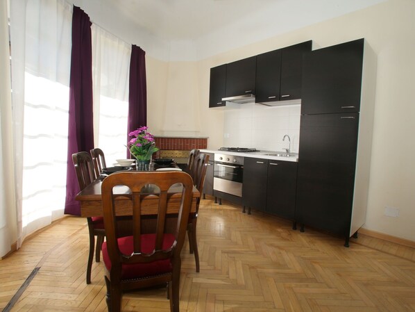 Apartment | Private kitchen - Simplistic Apartment in Flower Riviera near Sea (Sanremo)