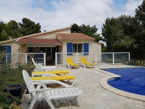 Exterior - Pleasant Villa in Pouzols-minervois With Private Pool (Pouzols-Minervois)