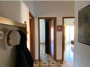 2 bedrooms, bed sheets - Restful Apartment in Scalea With Roofed Terrace (Scalea)