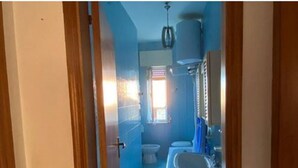 Apartment | Bathroom - Restful Apartment in Scalea With Roofed Terrace (Scalea)
