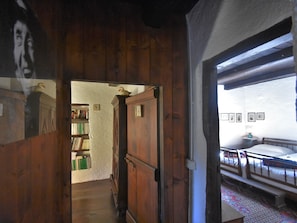 2 bedrooms, individually furnished, bed sheets - Beautiful Holiday Home in Madonna Del Sasso With Garden (Madonna del Sasso)