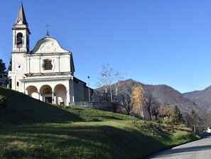 Exterior - Beautiful Holiday Home in Madonna Del Sasso With Garden (Madonna del Sasso)