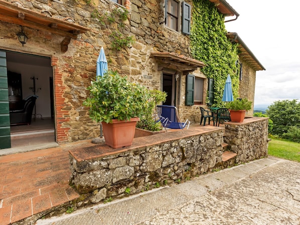 Exterior - Beautiful Holiday Home in Chianti With Swimming Pool (Gaiole in Chianti)