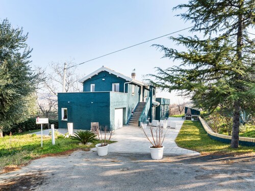 Charming Apartment in Monteprandone With Garden