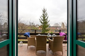 Outdoor dining - Delightful Holiday Home in Havidić Selo with Garden  (Zagreb)