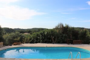 Pool - Villa in Provence With Pool and Vineyard Views (Saint-Antonin-du-Var)