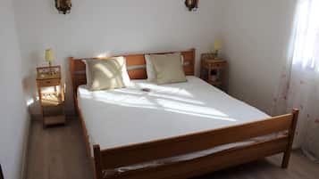 Nhà | 3 phòng ngủ, trang bị nội thất với thiết kế riêng biệt, bộ trải giường