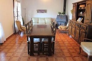 House | Living room - Villa in Provence With Pool and Vineyard Views (Saint-Antonin-du-Var)